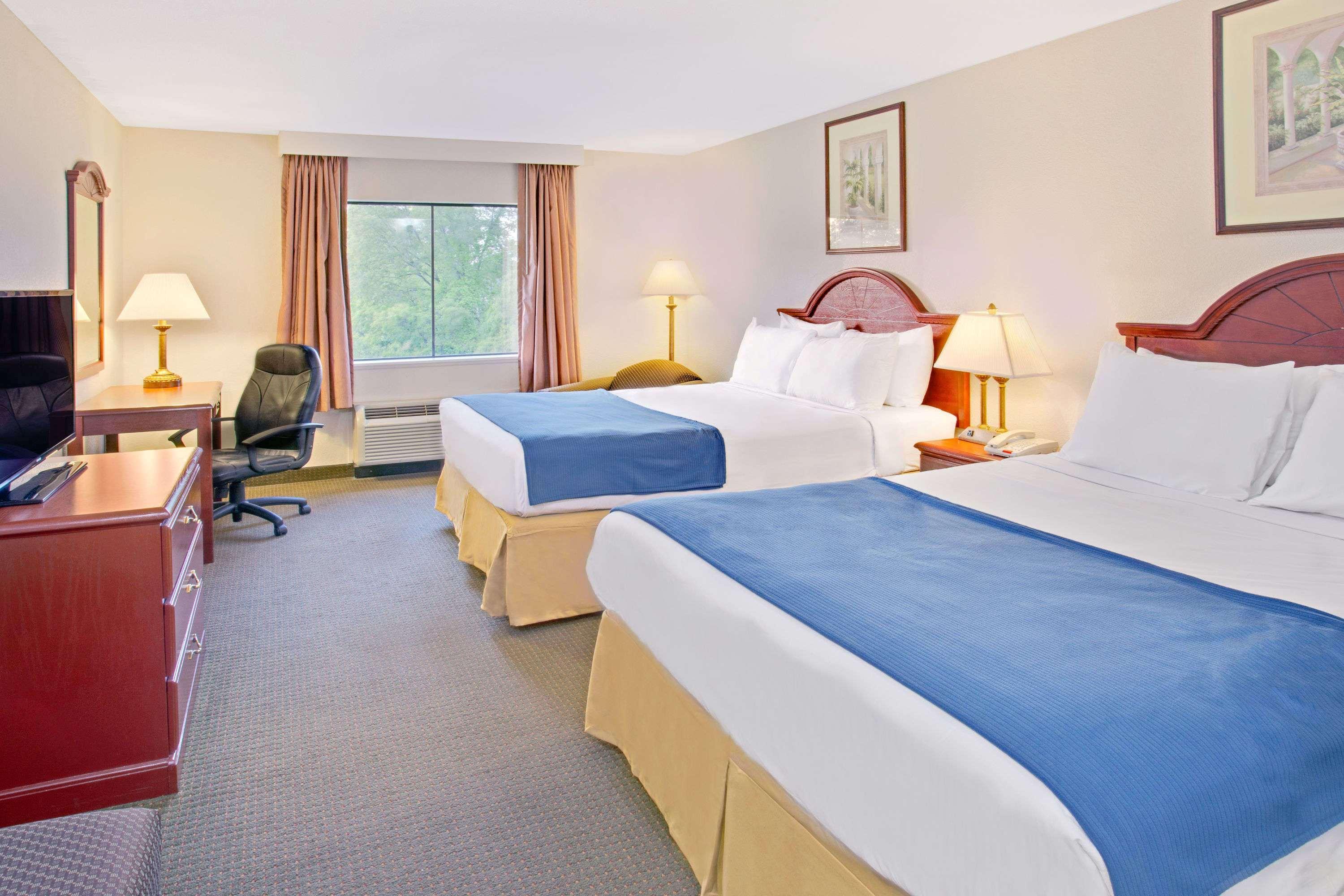Days Inn & Suites By Wyndham Laurel Near Fort Meade Esterno foto