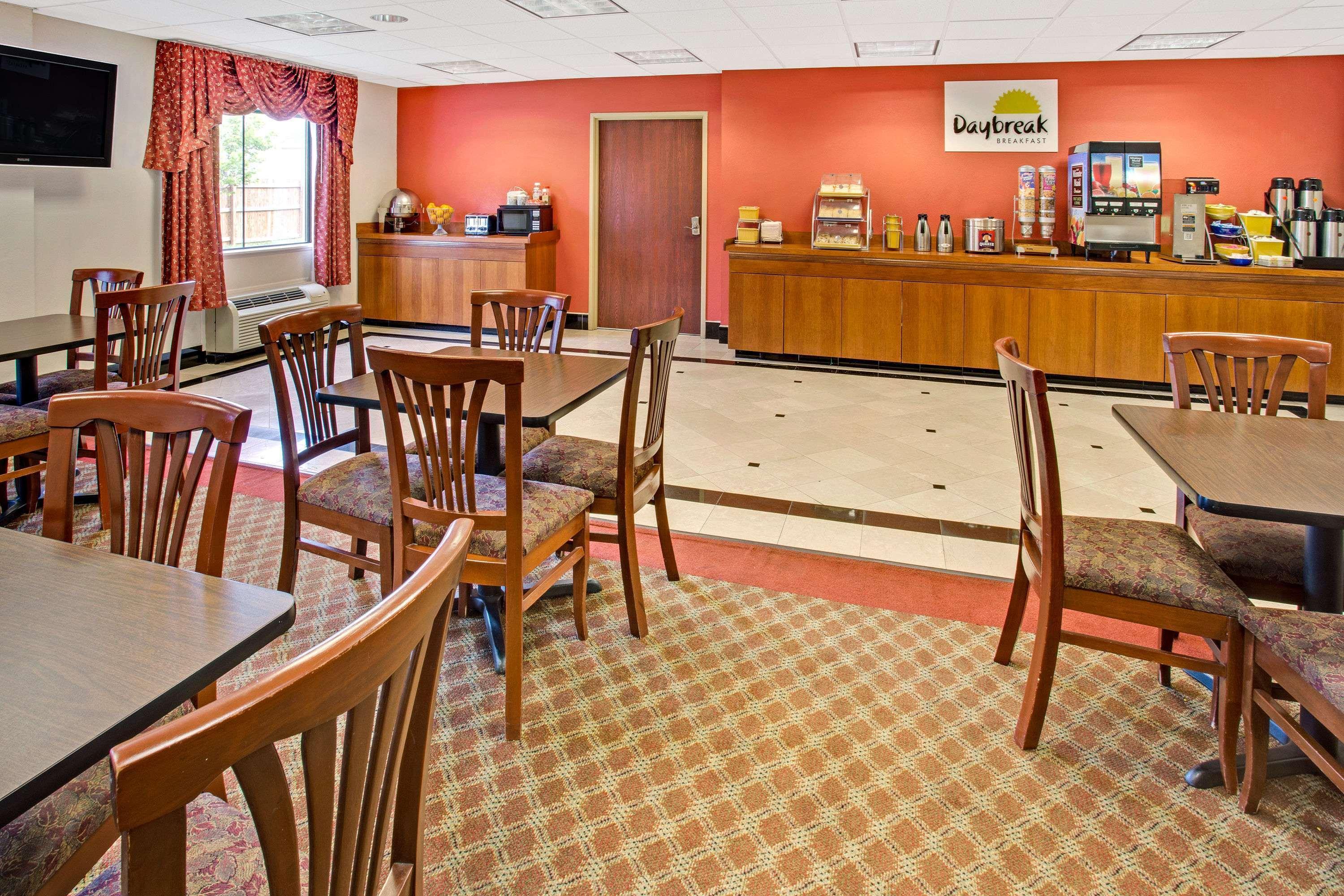 Days Inn & Suites By Wyndham Laurel Near Fort Meade Esterno foto