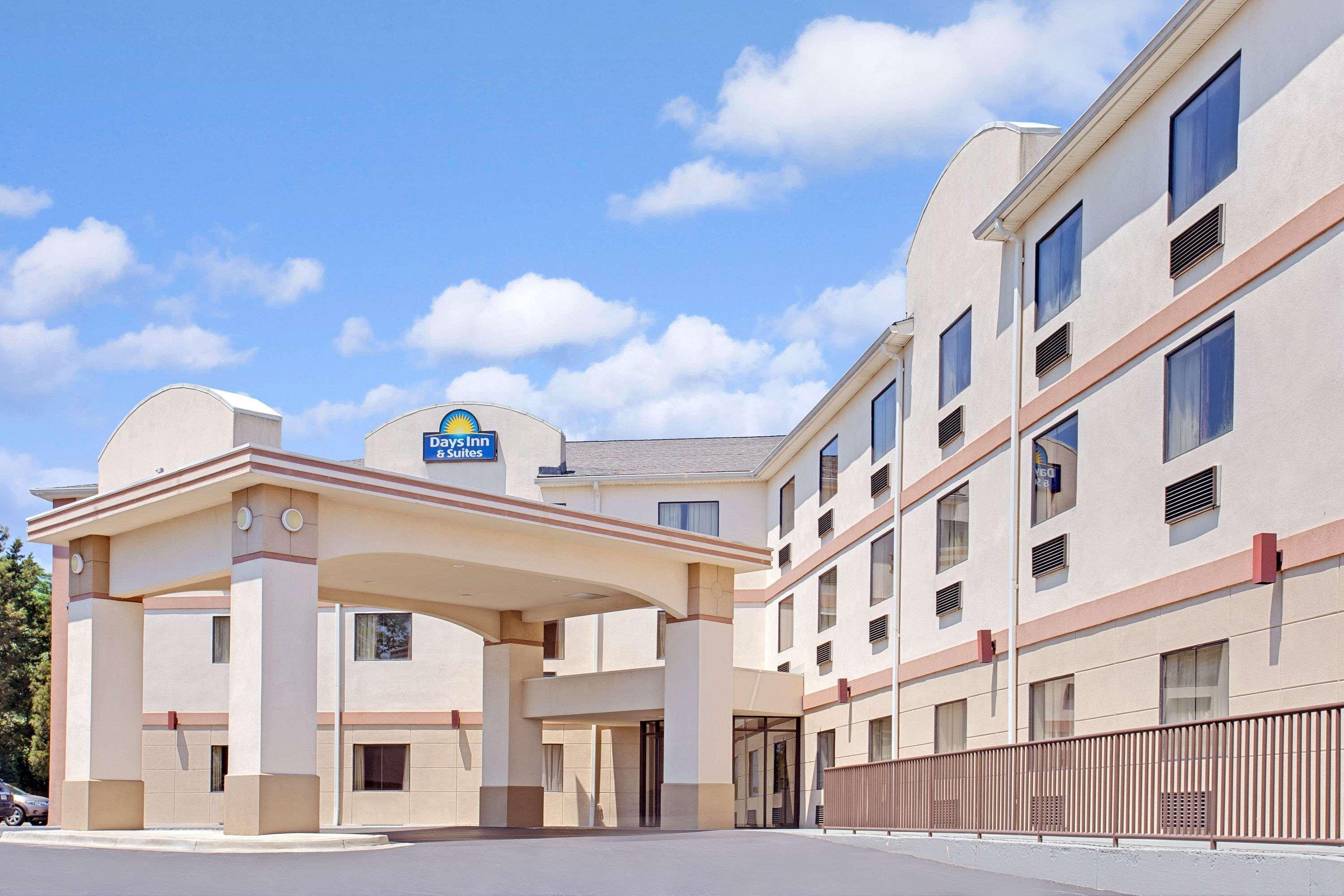 Days Inn & Suites By Wyndham Laurel Near Fort Meade Esterno foto
