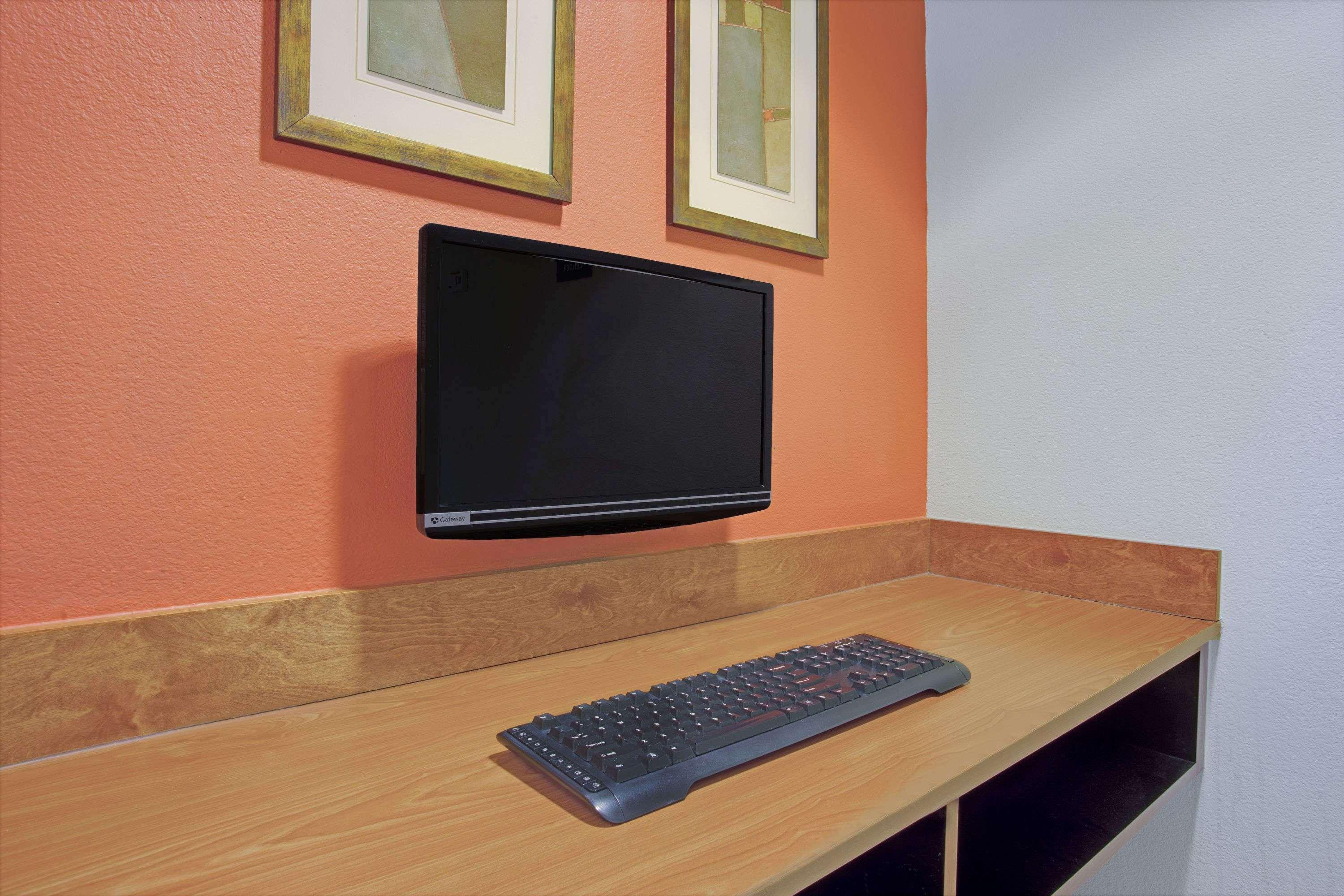 Days Inn & Suites By Wyndham Laurel Near Fort Meade Esterno foto