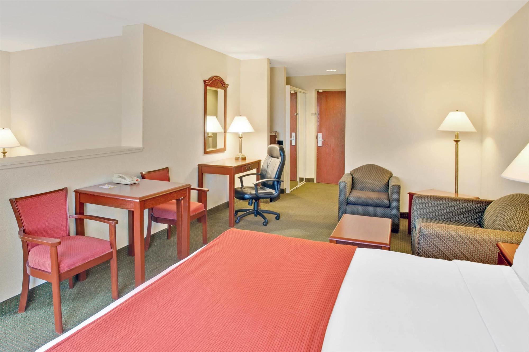 Days Inn & Suites By Wyndham Laurel Near Fort Meade Esterno foto